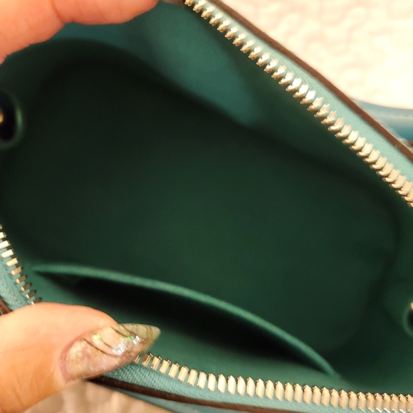 Authentic Louis Vuitton Alma Epi BB - Picture 12 of 12